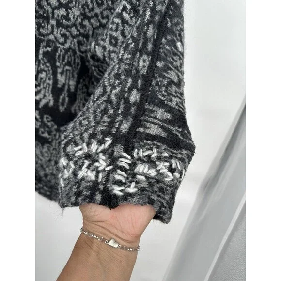 Free People whimsical Womens S over sized Black Gray Lace Pull Over Hoodie - Picture 2 of 10